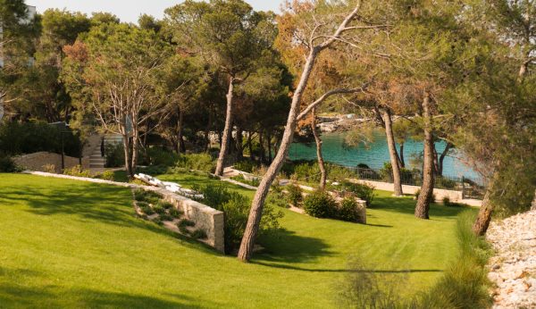 Contessa Luxury Retreat - highlights - Garden