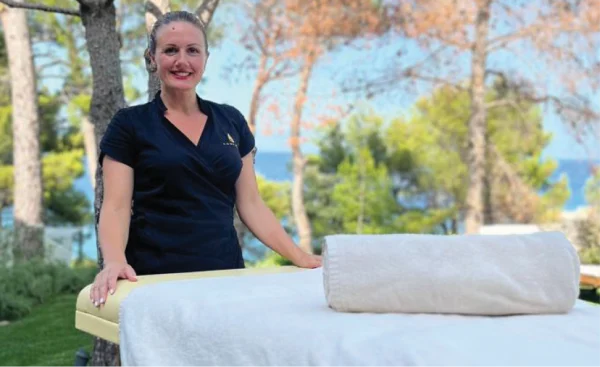 Contessa Luxury Retreat - Villa Highlights - Massage for ladies
